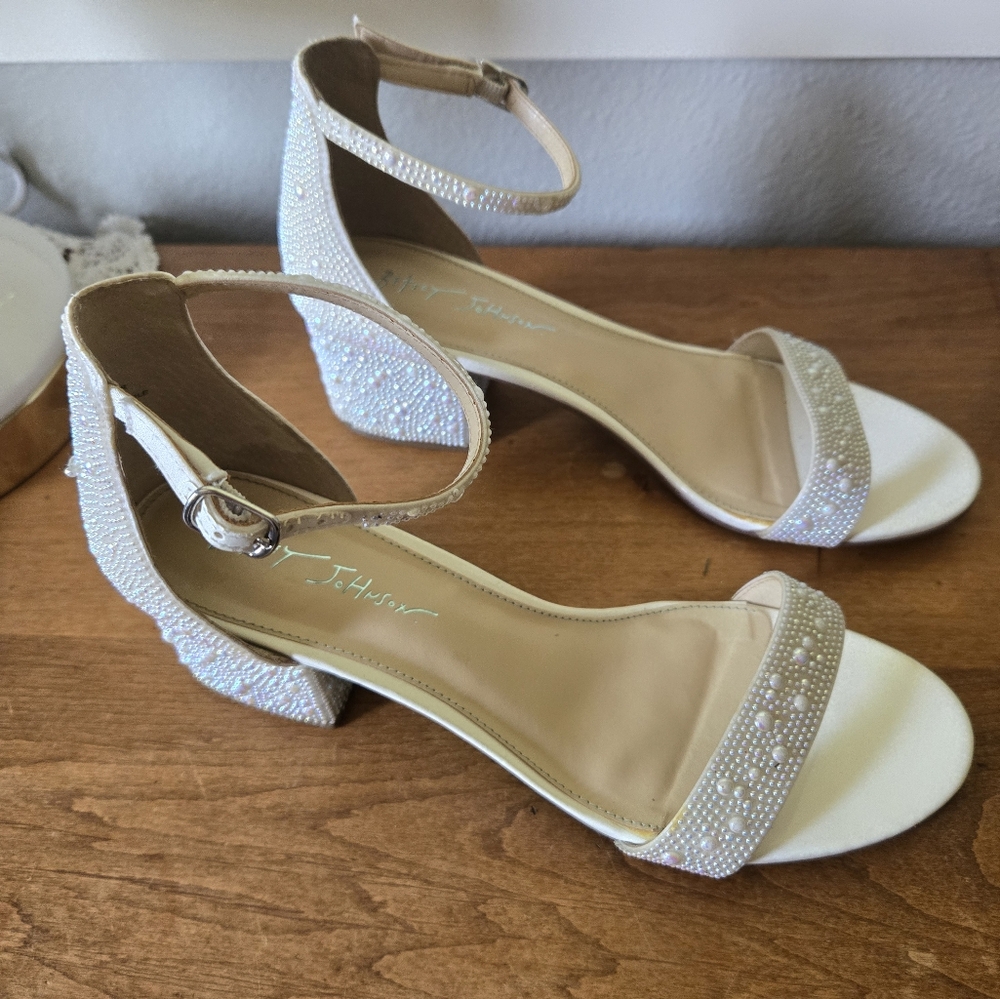 Betsy Johnson Pearl Heels